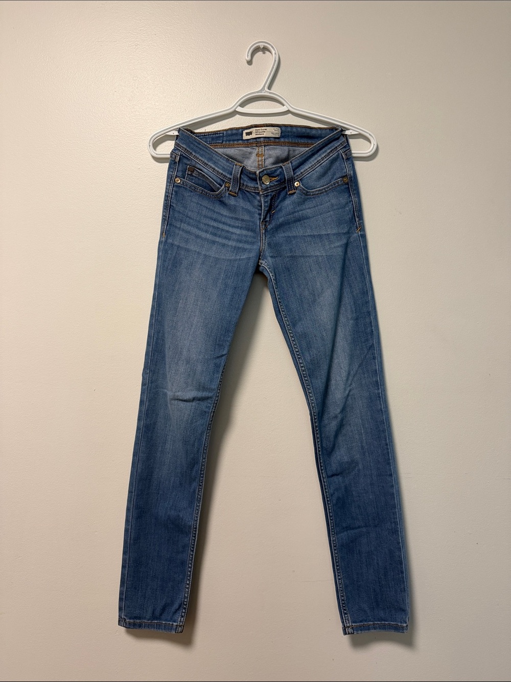 Levi's Women's Low Rise Light Blue Skinny Jeans